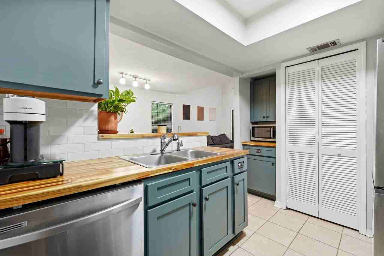 900 Sw 62nd Blvd - Photo 6 of 24