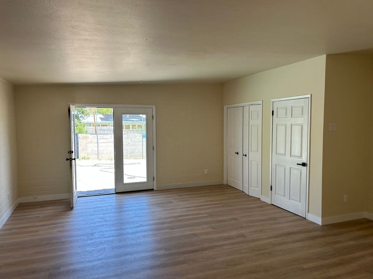 5933 E 34th St - Photo 5 of 23