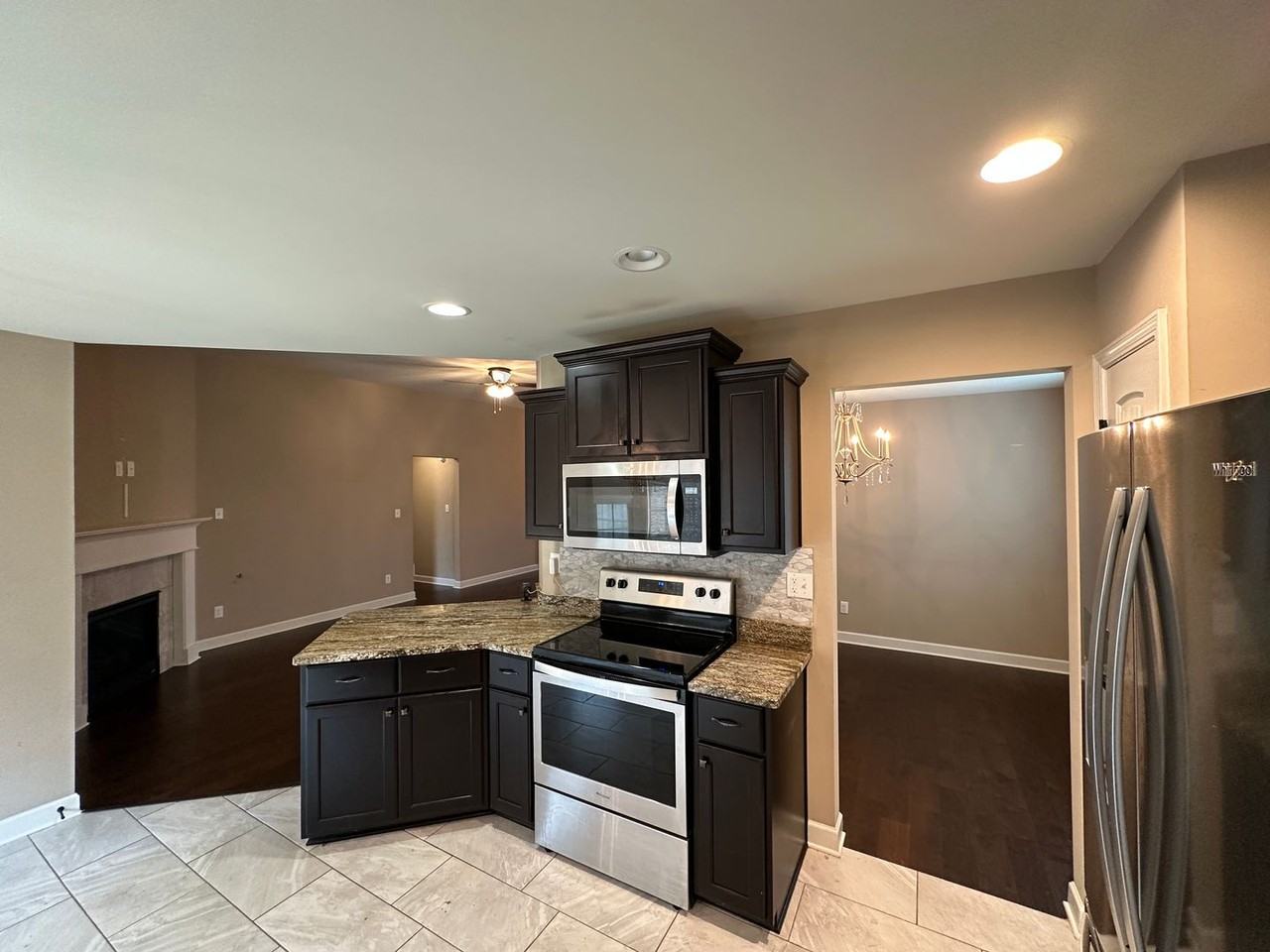 8053 Switzer Dr - Photo 6 of 26
