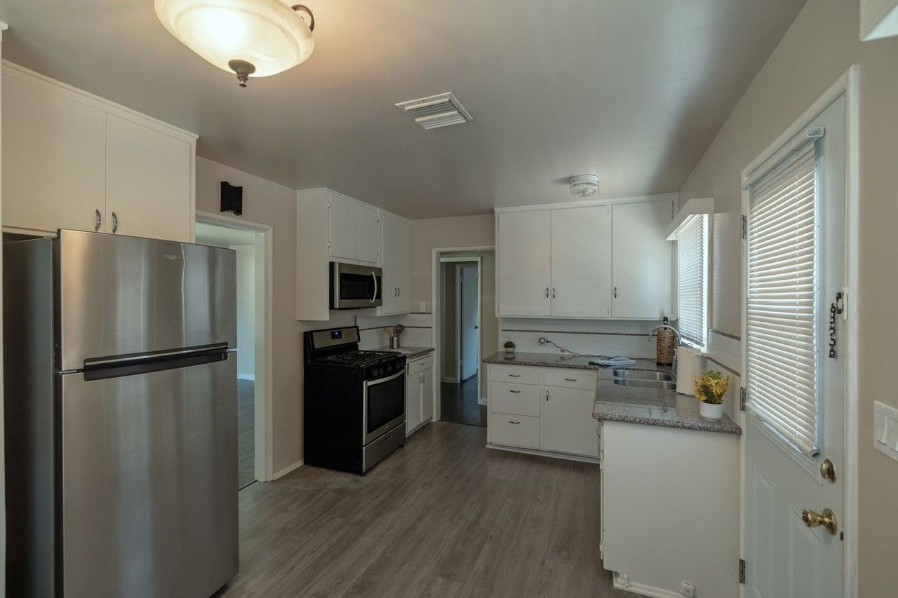 240 N Shamrock Ave - Photo 4 of 9
