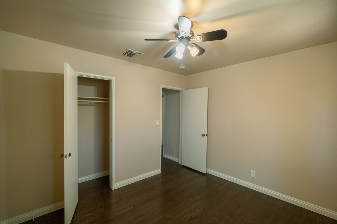240 N Shamrock Ave - Photo 6 of 9