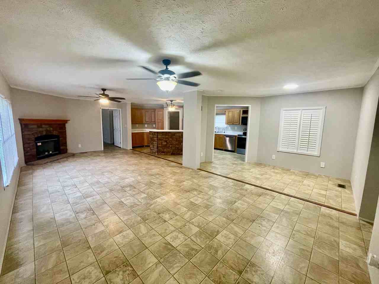 1838 Prairie Ct - Photo 4 of 20