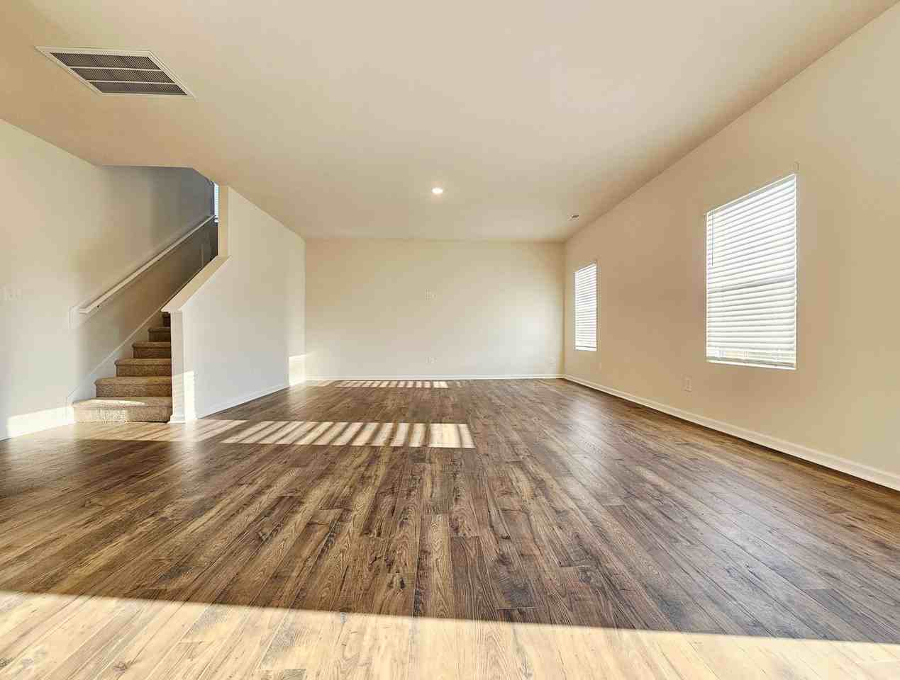 349 Wicklow Ln - Photo 4 of 22
