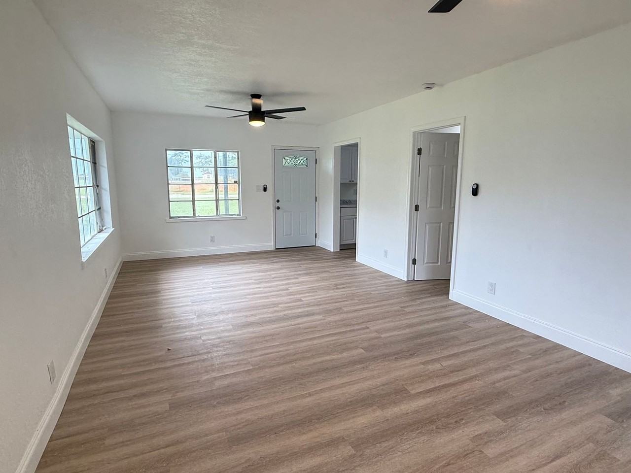 165 E Pomelo St - Photo 3 of 18