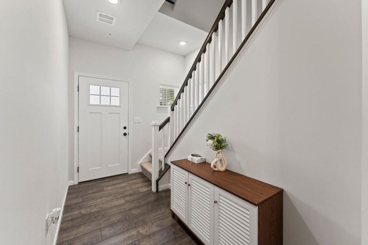 230 Honey Ln - Photo 7 of 37