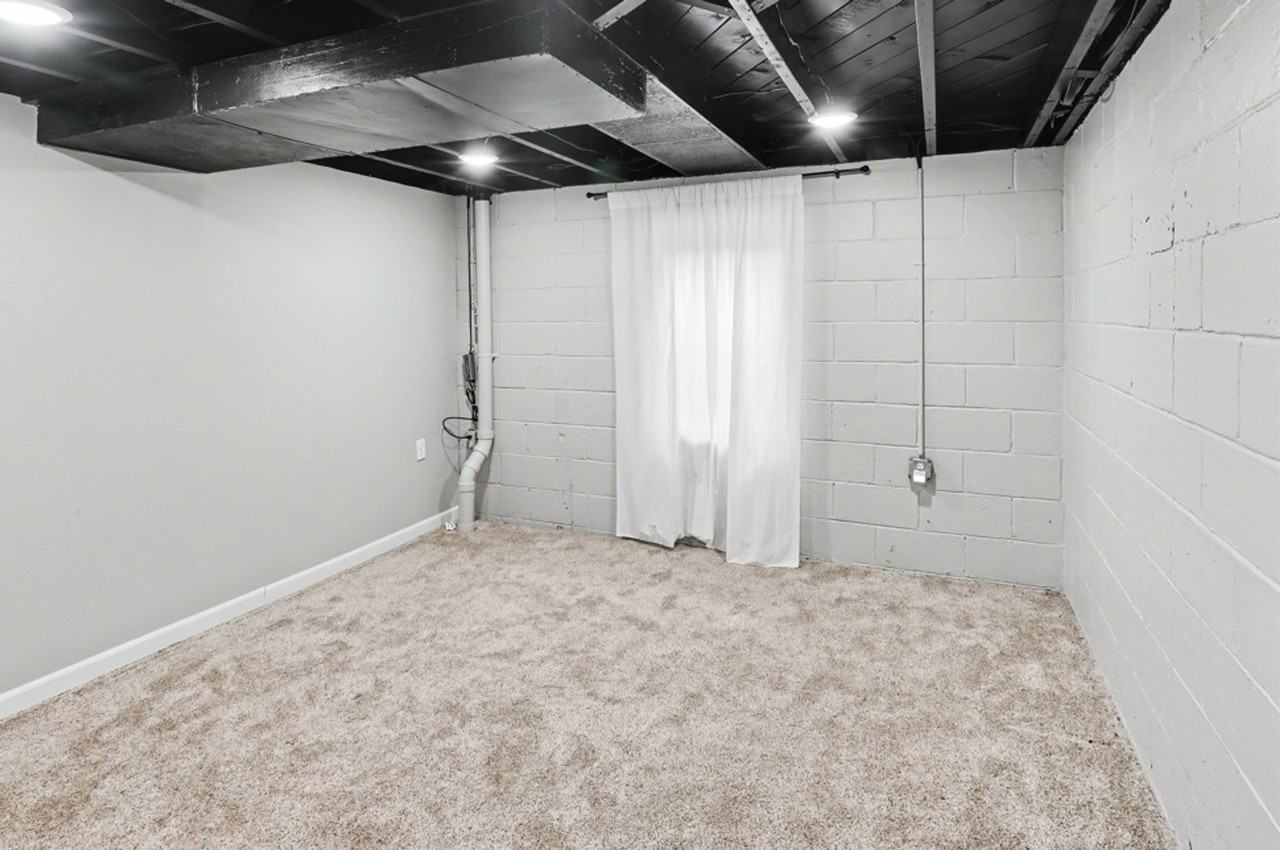914 1/2 W 5th St - Photo 5 of 11