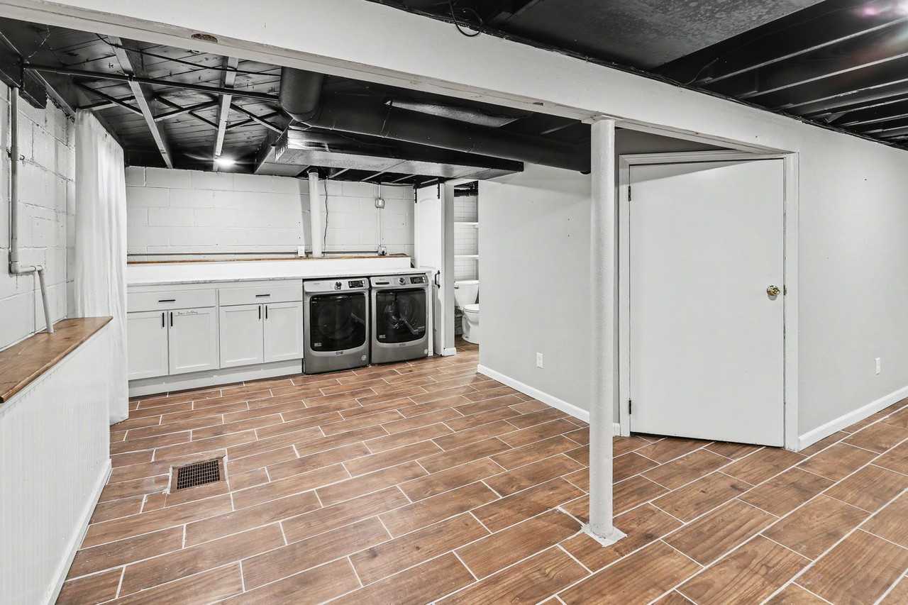 914 1/2 W 5th St - Photo 6 of 11