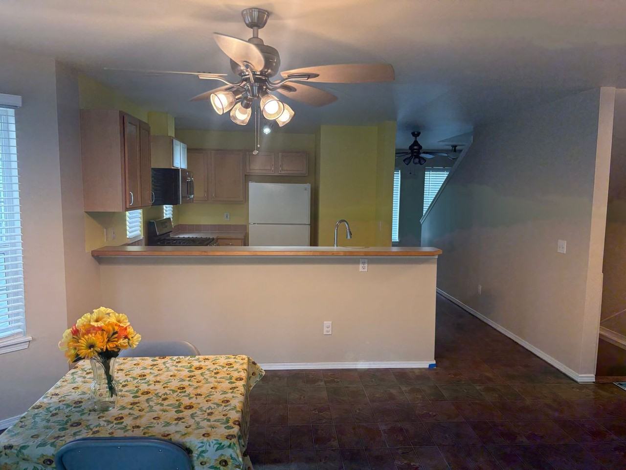 12549 Roosevelt Way Ne #4 - Photo 6 of 31