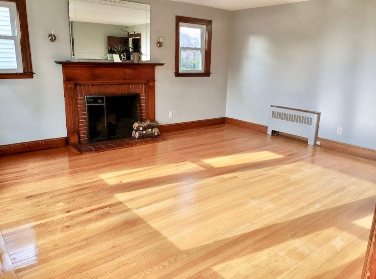 1125 Smith St - Photo 3 of 9