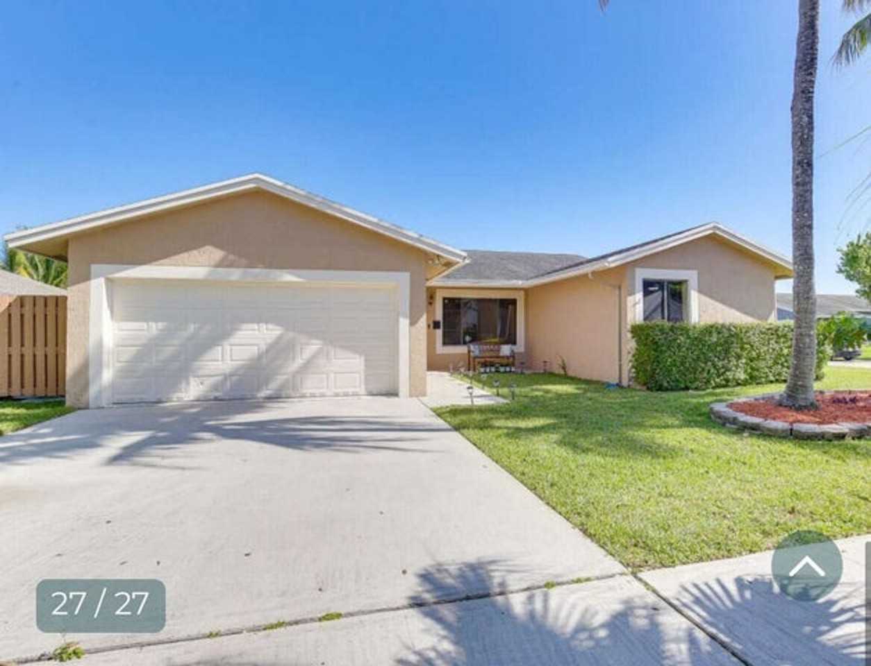 9957 Nw 52nd St - Photo 4 of 12