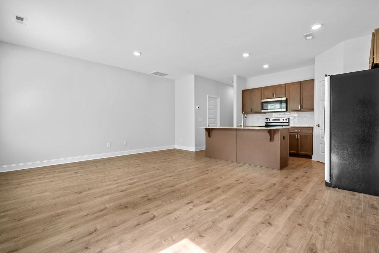 332 W Saltgrass Ln - Photo 6 of 19
