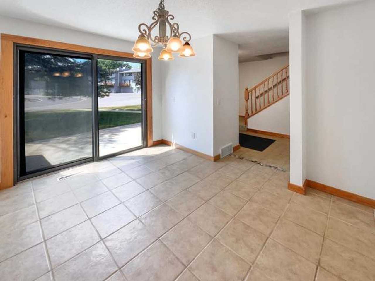 4326 Chatsworth St N - Photo 6 of 15