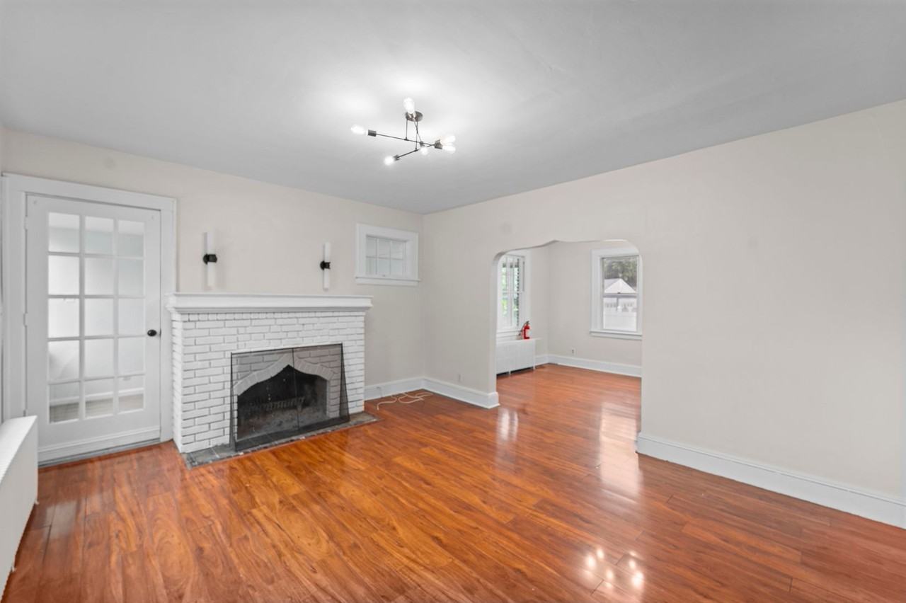 2215 N Wood Ave - Photo 7 of 42