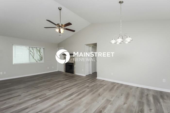 7624 Lakeside Woods Dr - Photo 4 of 16