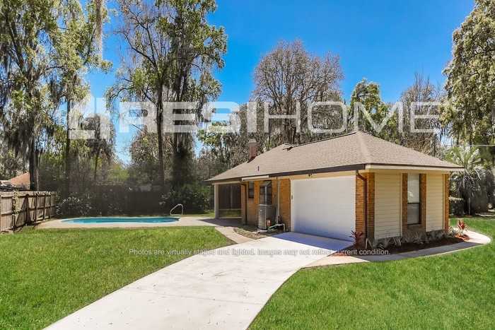 1258 Palm Dr - Photo 2 of 17