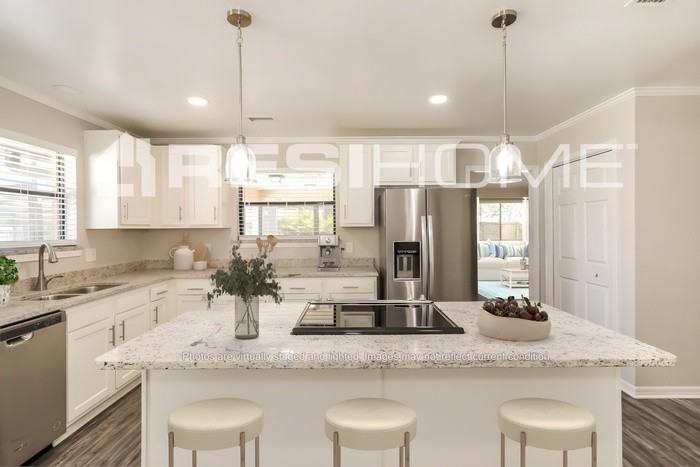 1258 Palm Dr - Photo 4 of 17