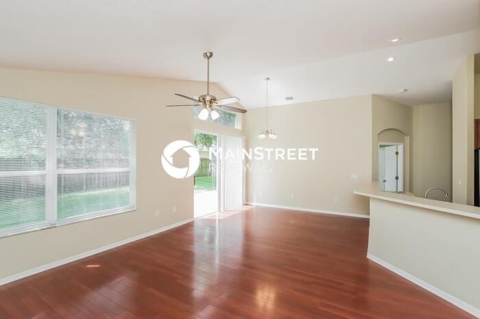 475 Sedgewood Cir - Photo 3 of 16