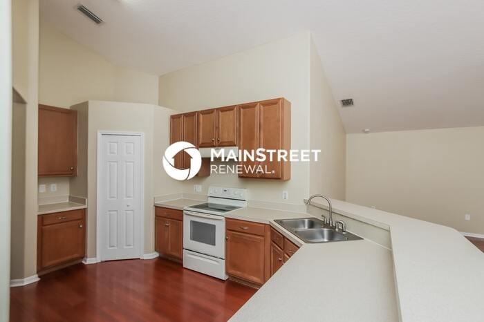 475 Sedgewood Cir - Photo 5 of 16