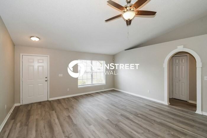13317 Egrets Marsh Dr - Photo 4 of 16