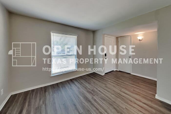 414 Oak Ridge Pl - Photo 6 of 20