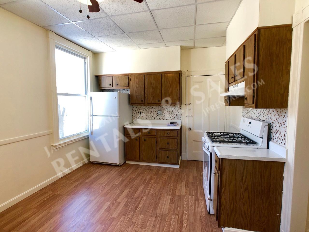 47 Custer St #2 - Photo 3 of 17