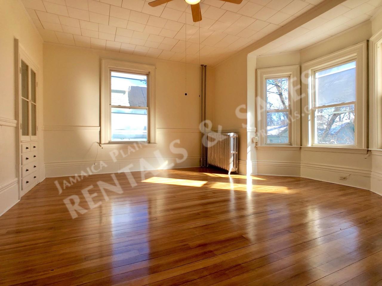 47 Custer St #2 - Photo 4 of 17