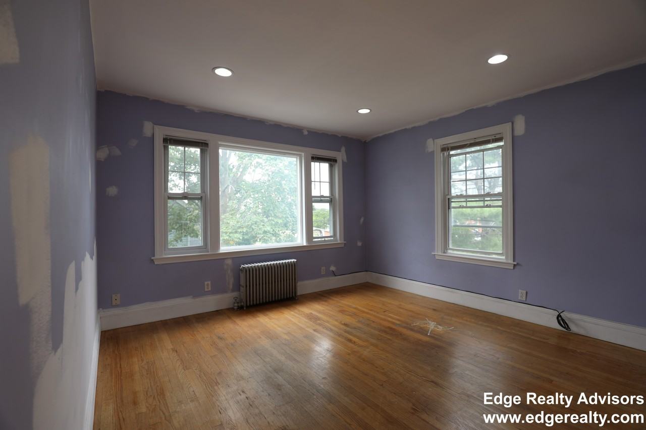 19 Lothrop St #2 - Photo 3 of 10