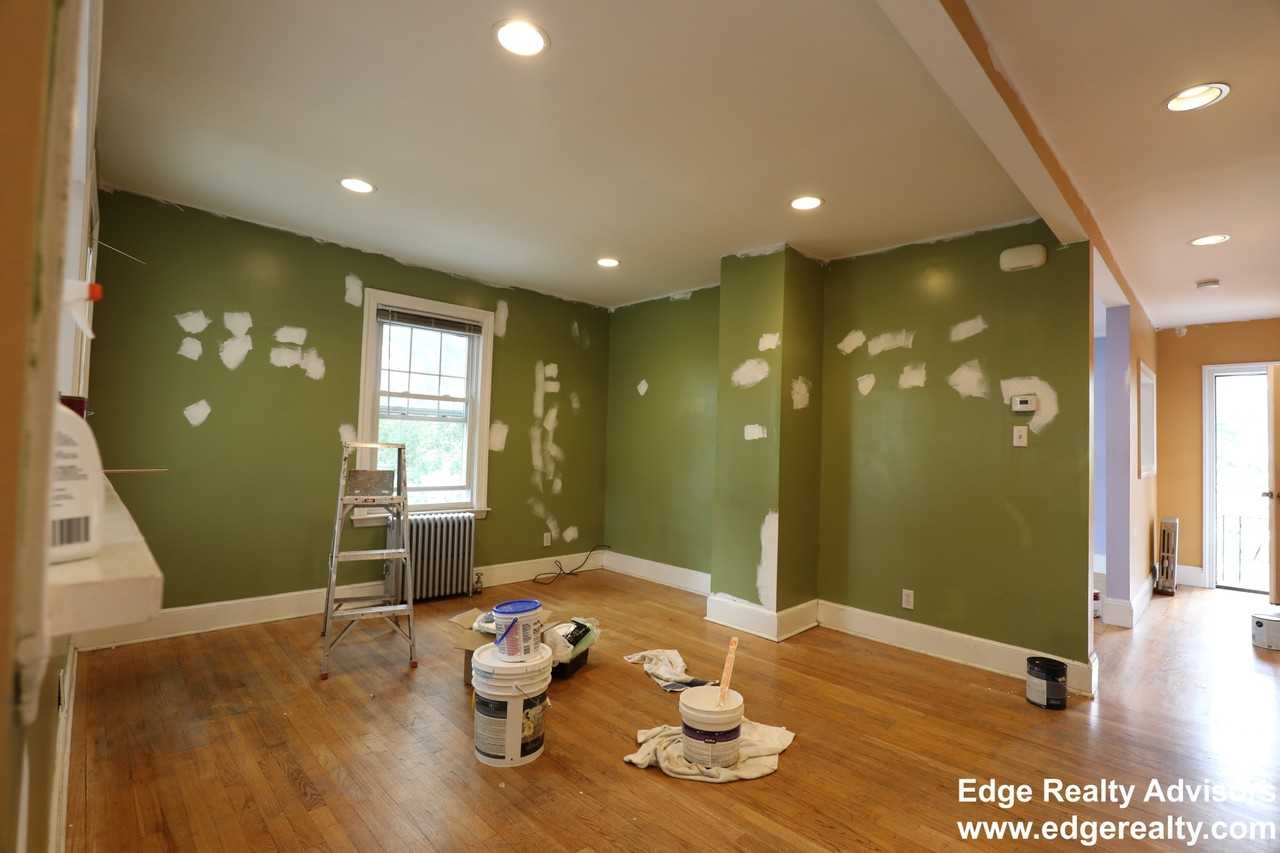 19 Lothrop St #2 - Photo 4 of 10