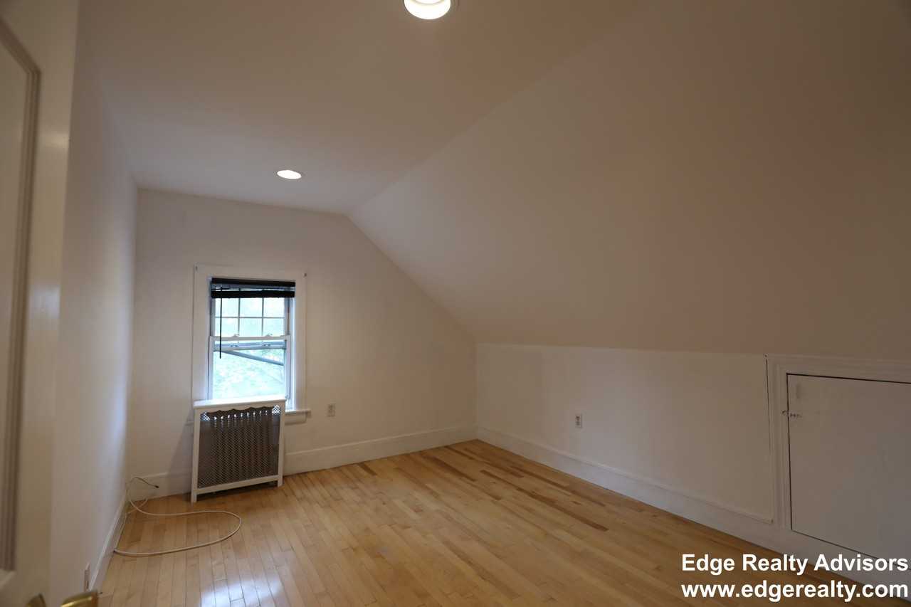19 Lothrop St #2 - Photo 6 of 10