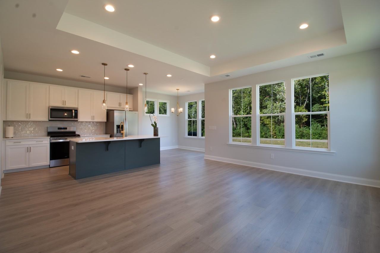 426 Queenview Ln #NA - Photo 2 of 13