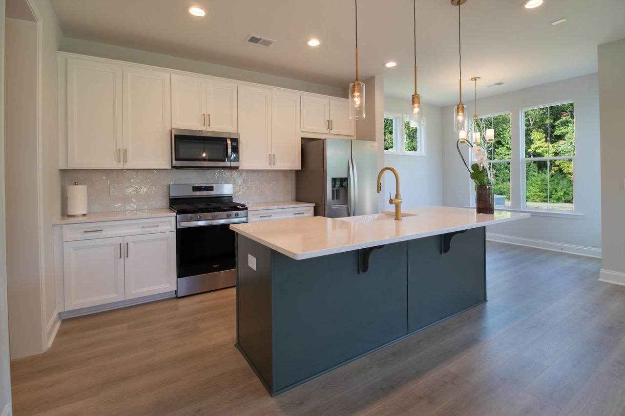 426 Queenview Ln #NA - Photo 3 of 13