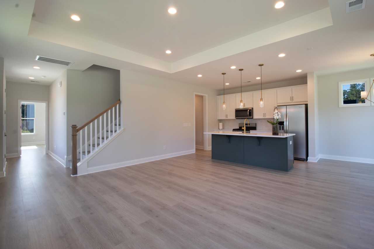426 Queenview Ln #NA - Photo 4 of 13