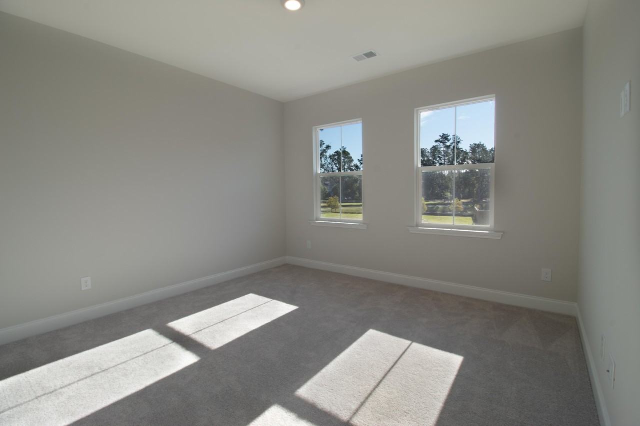 426 Queenview Ln #NA - Photo 5 of 13
