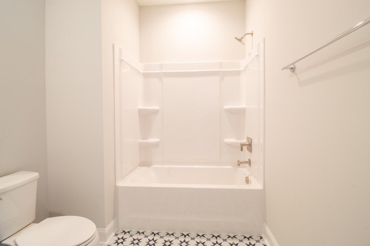 426 Queenview Ln #NA - Photo 6 of 13