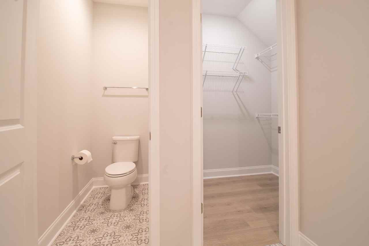 426 Queenview Ln #NA - Photo 7 of 13