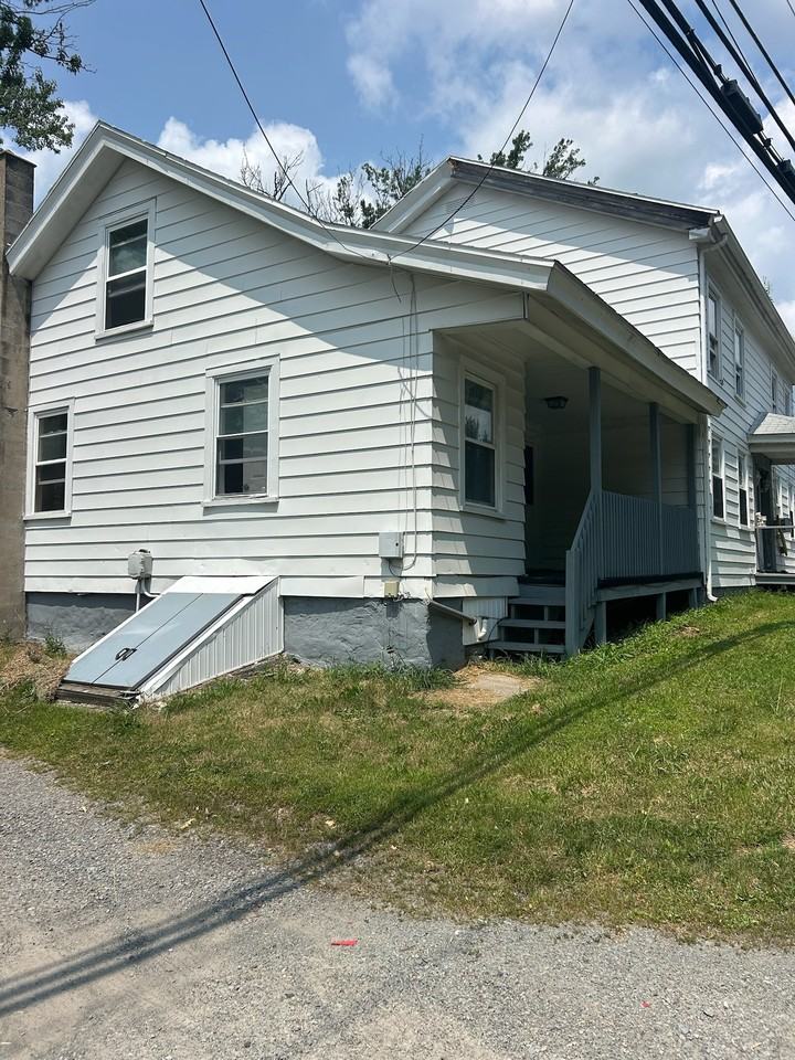 1297 Lakeland Dr #1 - Photo 2 of 14