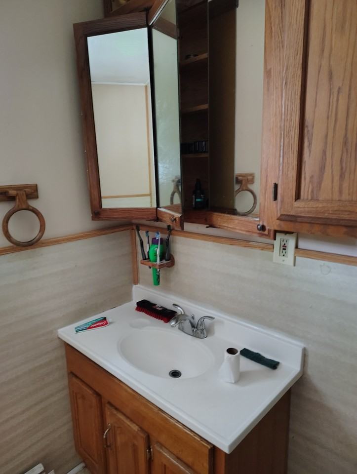 631 6th Ave #1stFL - Photo 2 of 9