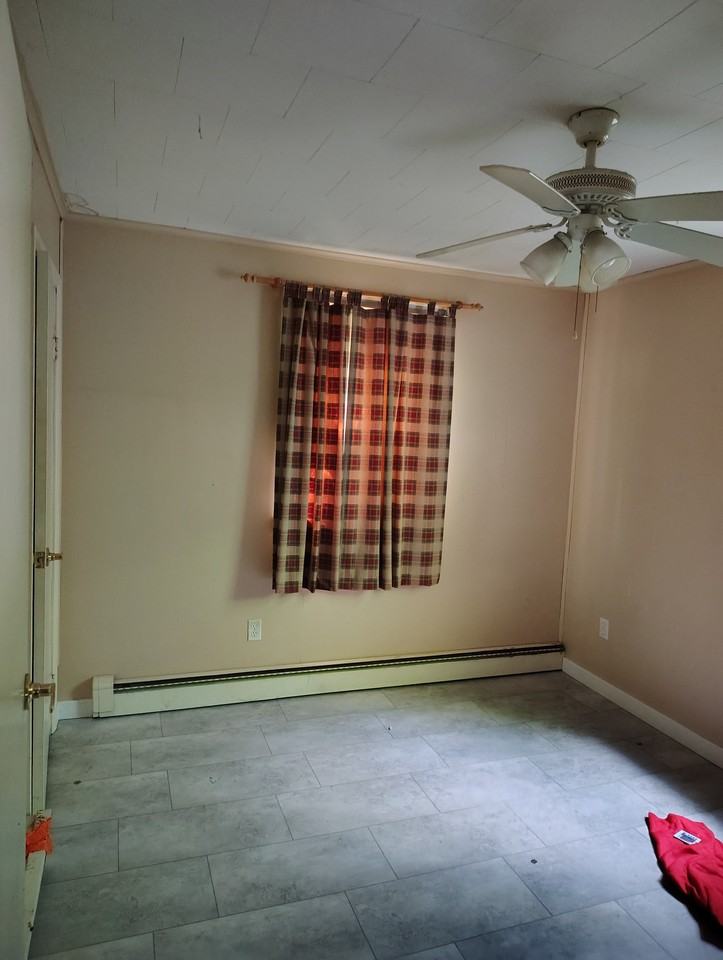 631 6th Ave #1stFL - Photo 3 of 9