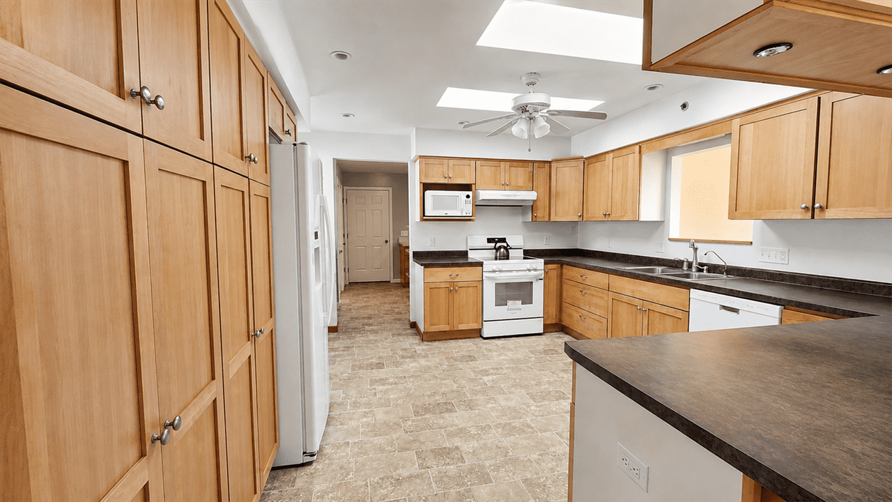 1425 N Sutton Rd #NA - Photo 2 of 25