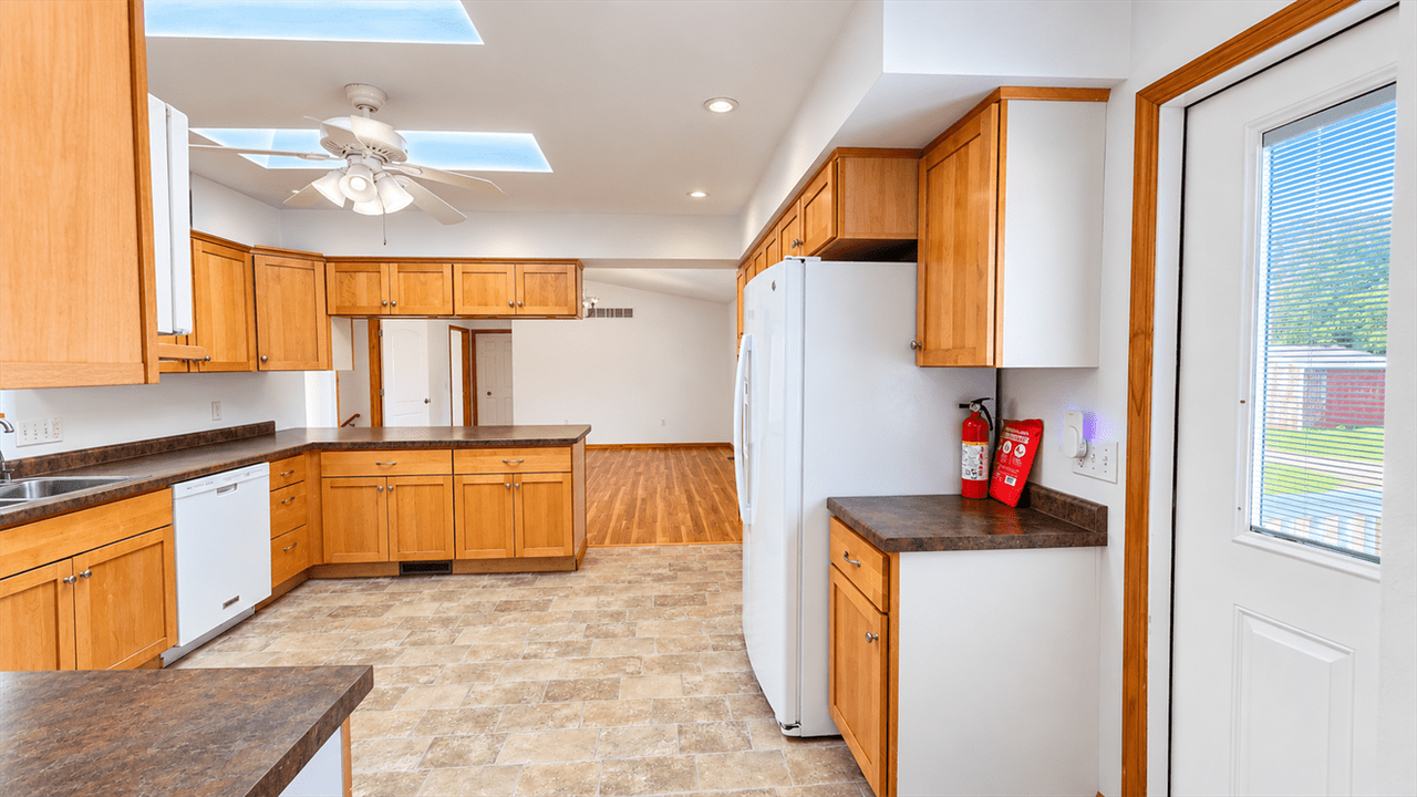 1425 N Sutton Rd #NA - Photo 3 of 25
