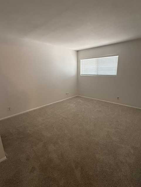 121 Sinclair Ave #107 - Photo 7 of 11