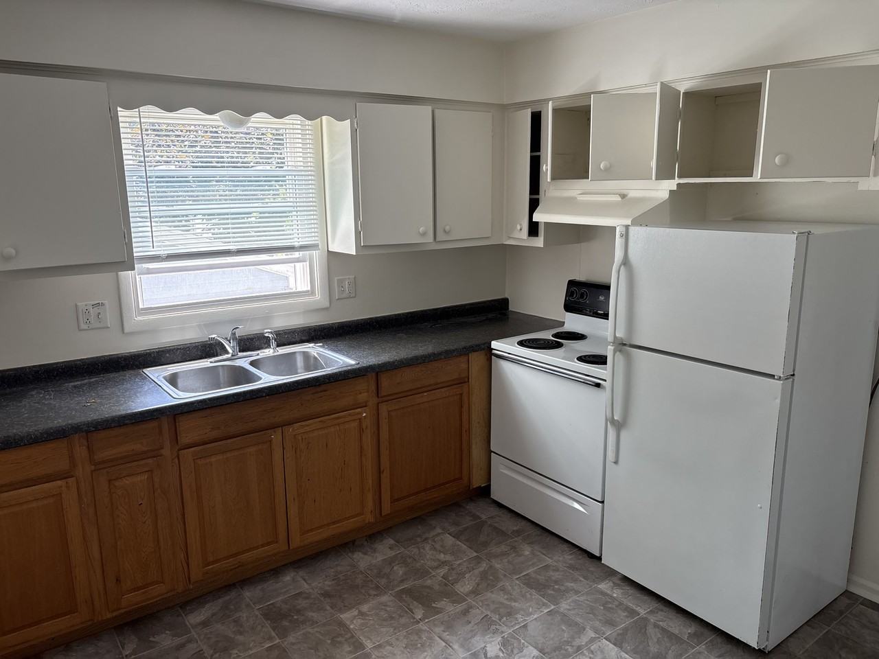 2602 Kate St #2602 - Photo 5 of 17