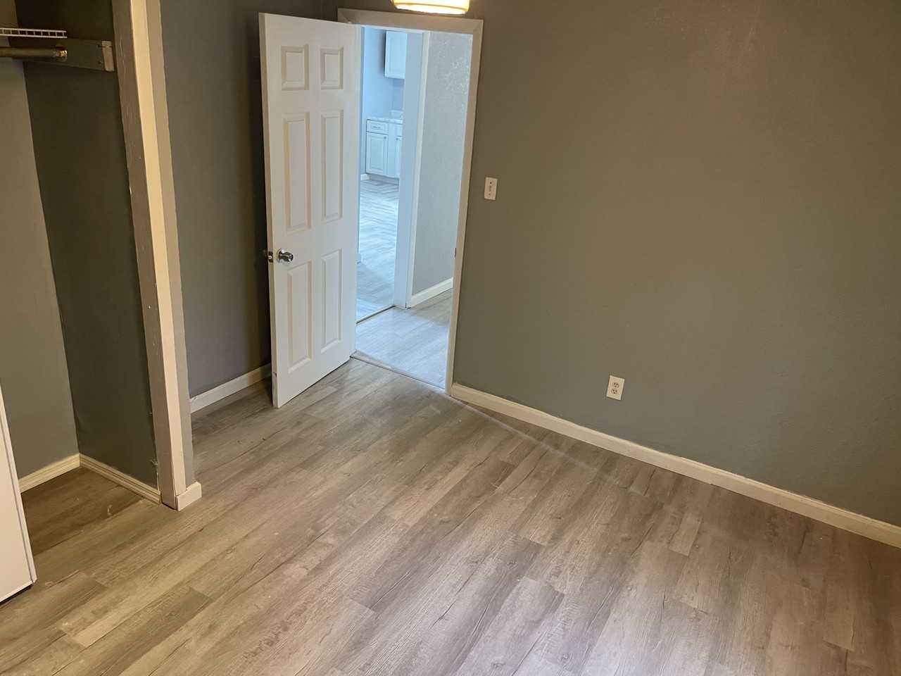 1734 Doris Ave #NA - Photo 3 of 15