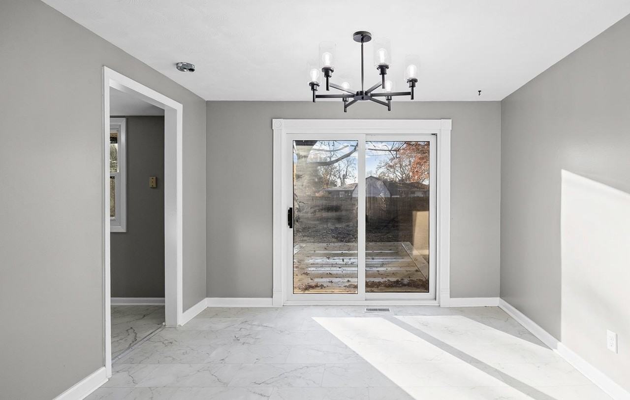 1406 Meadowbrook Ct #NA - Photo 6 of 19