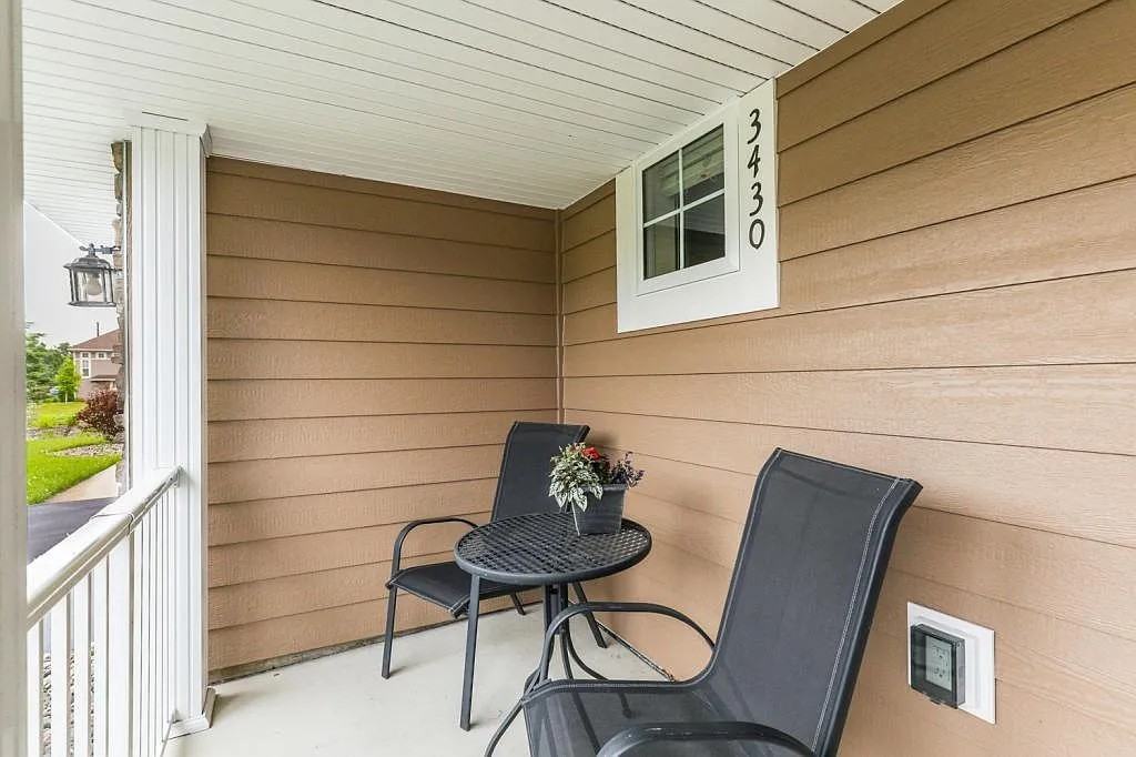 Chestnut Ln #3430 - Photo 2 of 25