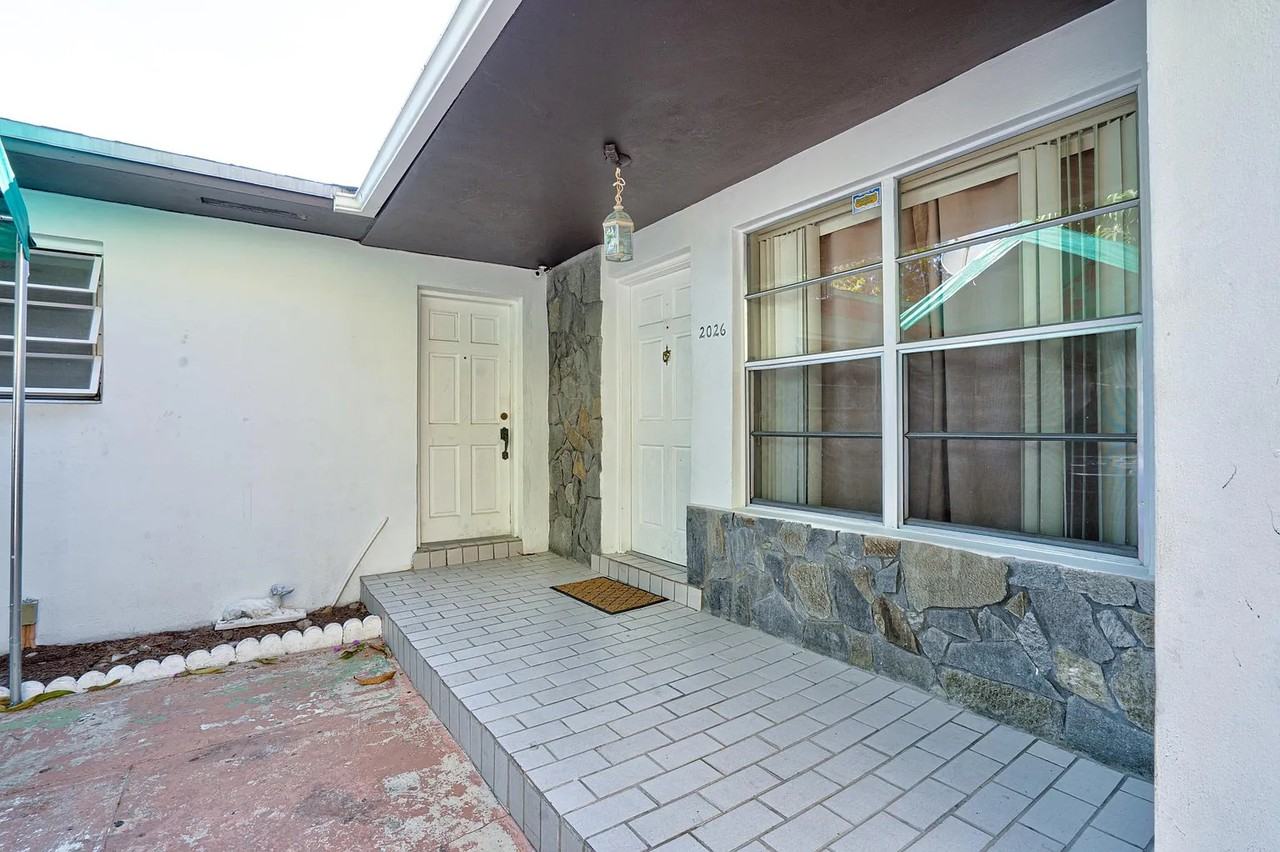 2026 Sw 9th St #NA - Photo 3 of 31
