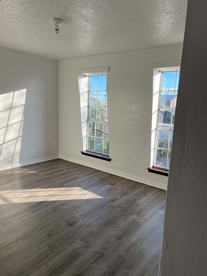 2720 Jasper St #2720 - Photo 7 of 11