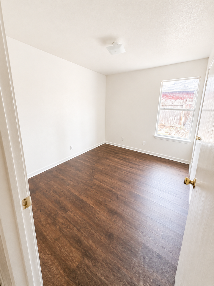 2013 Schorn Dr #NA - Photo 6 of 11