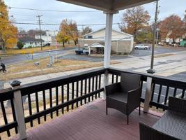 featured image of 628 Grove St #4