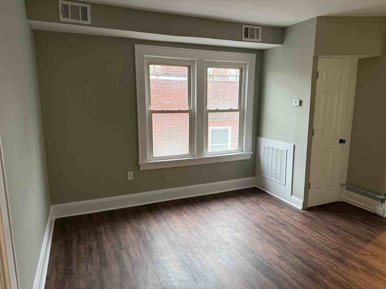 628 Grove St #4 - Photo 6 of 7